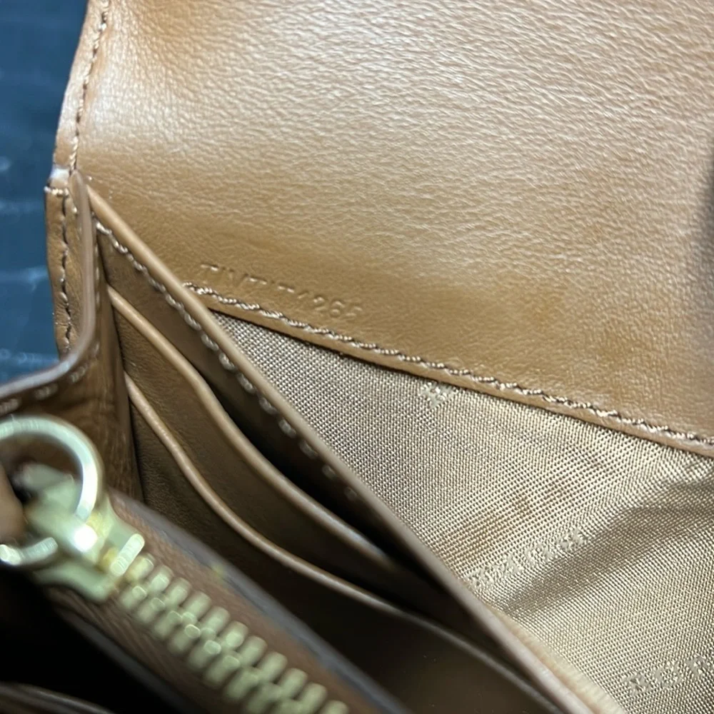 Burberry Wallet (Authentic) - Picture 8 of 15